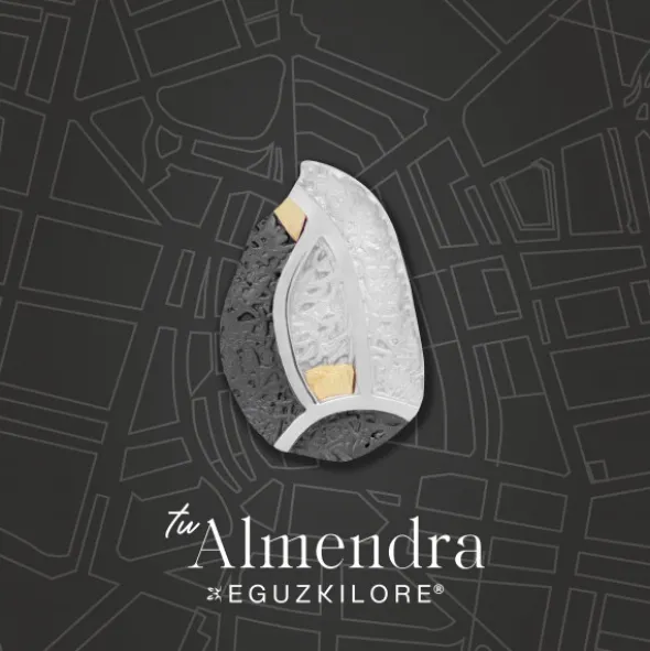 Colgante Almendra Vitoria Plata y Lámina de Oro