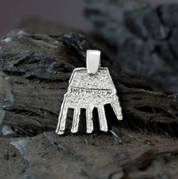 Colgante Mano de Irulegi Plata 20mm y Caucho