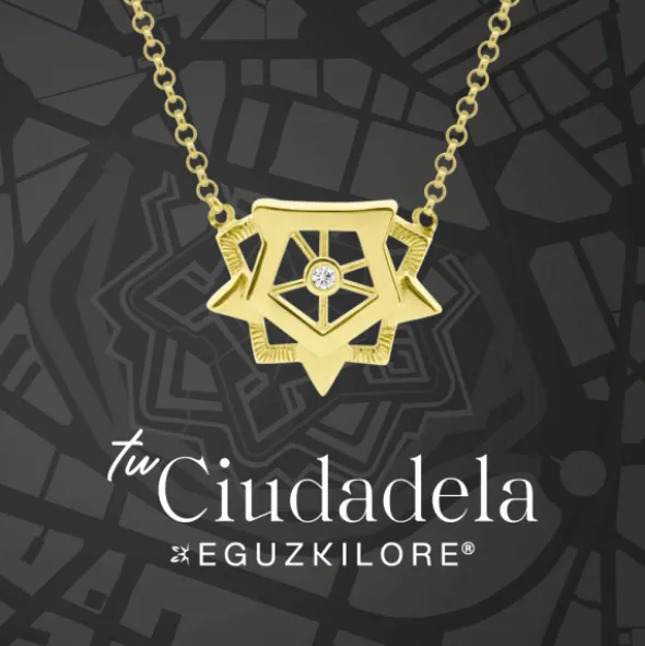 Gargantilla Ciudadela de Plata Dorada